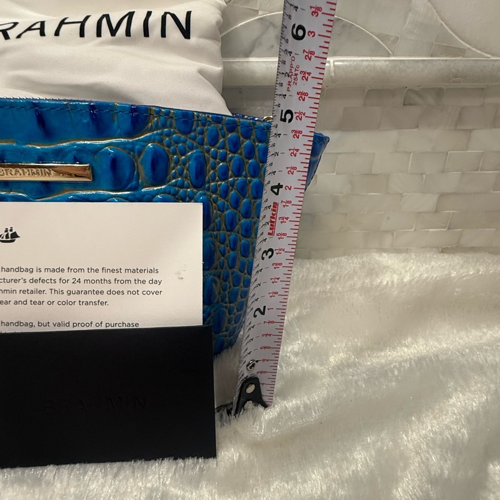 NWT Brahmin Electric Indigo Ariana Vibrant Blue Embossed Wristlet - Picture 5 of 5